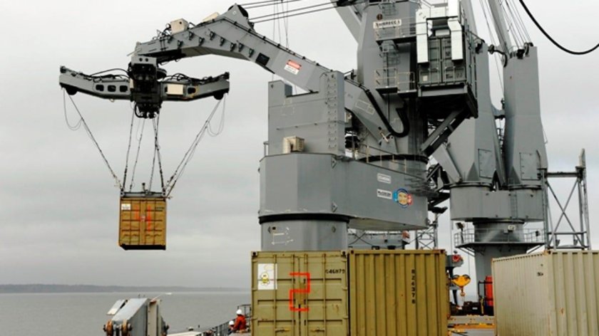 Портовый контейнерный кран