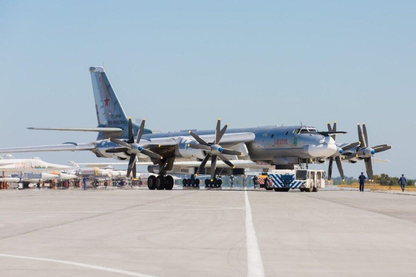 Турбовинтовой АН 22 самолет турбовинтовой