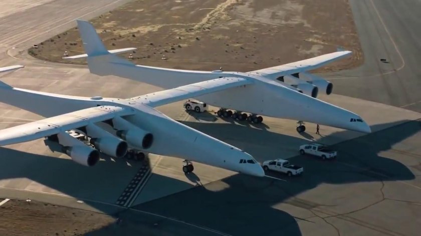 Самолет Stratolaunch model 351