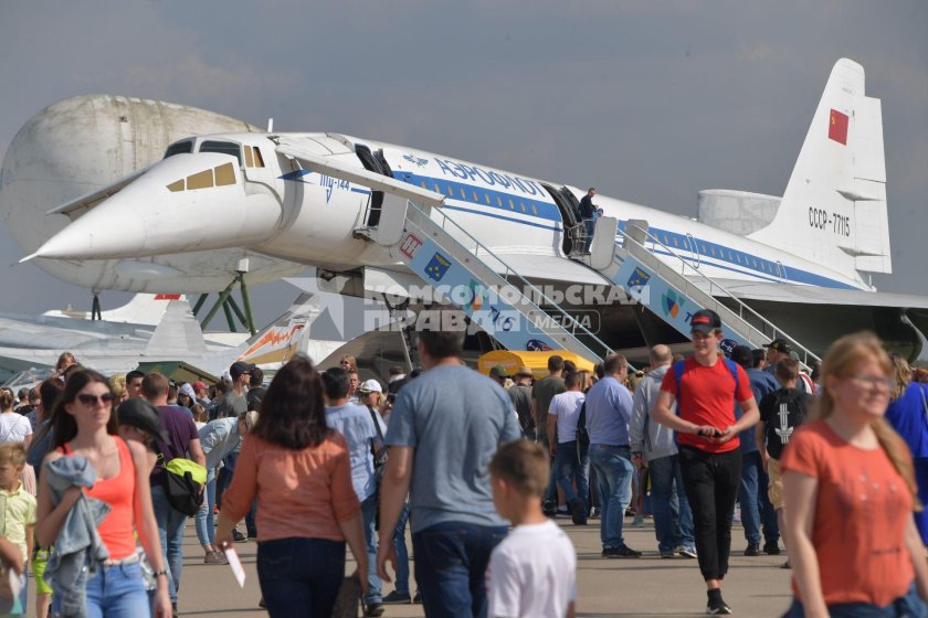 Пассажирский самолет Туполев -144