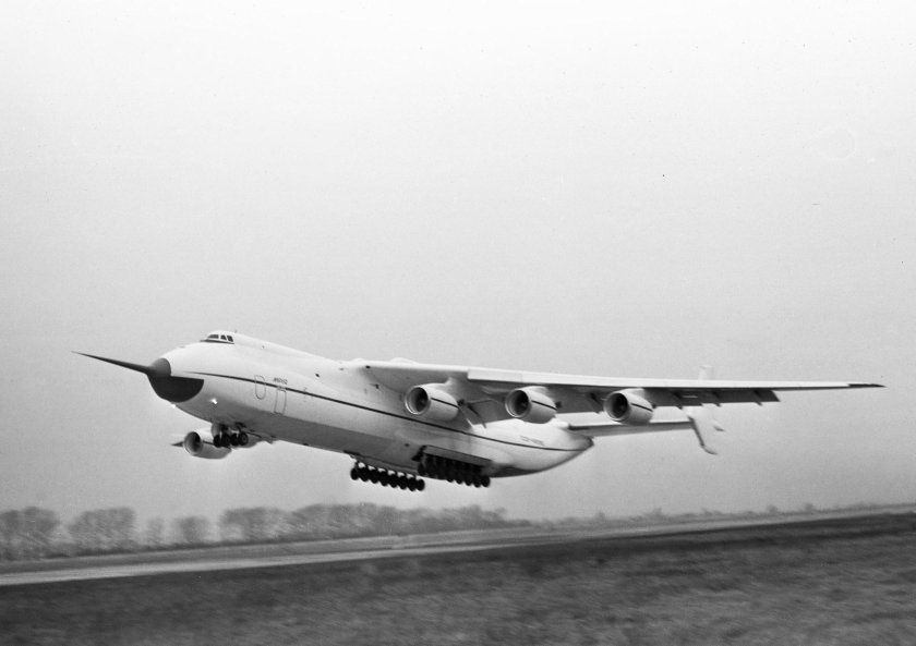 АН-225 «Мрия» 1988