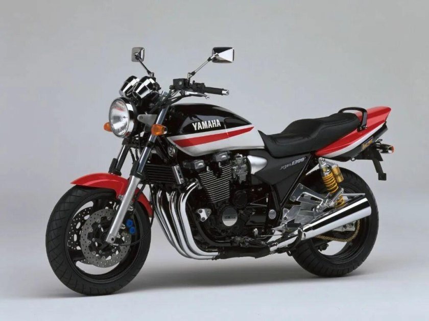 Yamaha XJR 1300