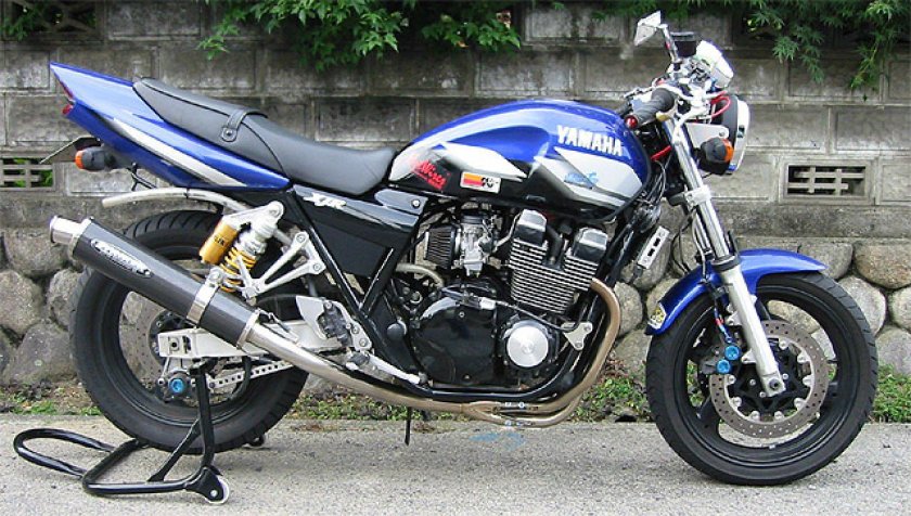 Yamaha XJR 400