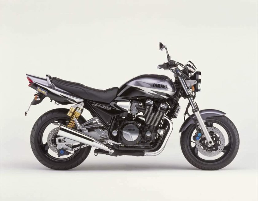 Ямаха XJR 1300