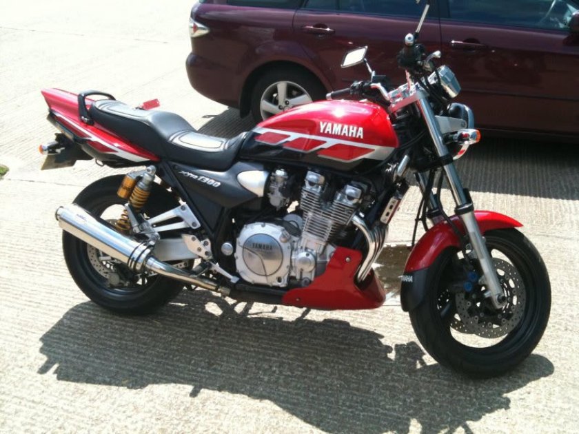 Yamaha XJR 2000
