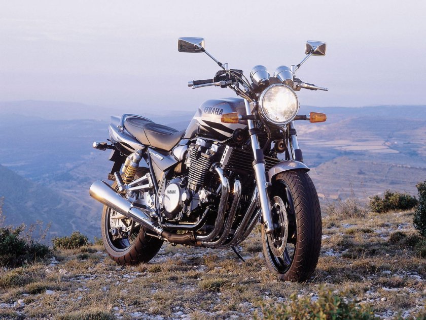 Yamaha XJR 1300
