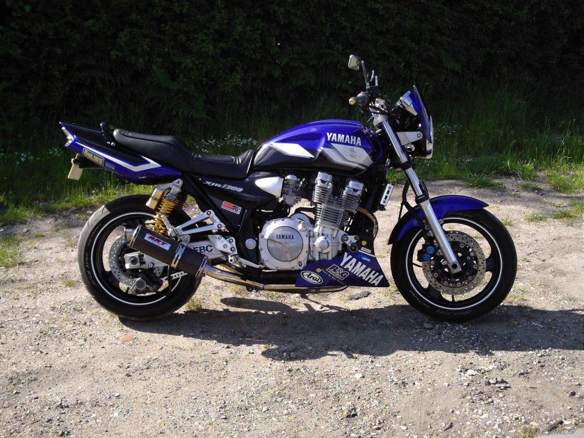 Ямаха XJR 1300