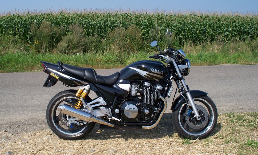Ямаха XJR 1300