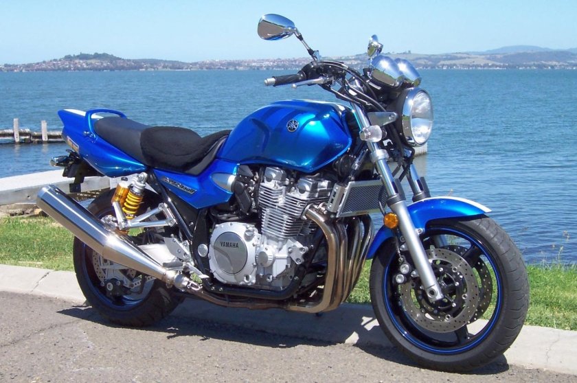 Ямаха XJR 1300