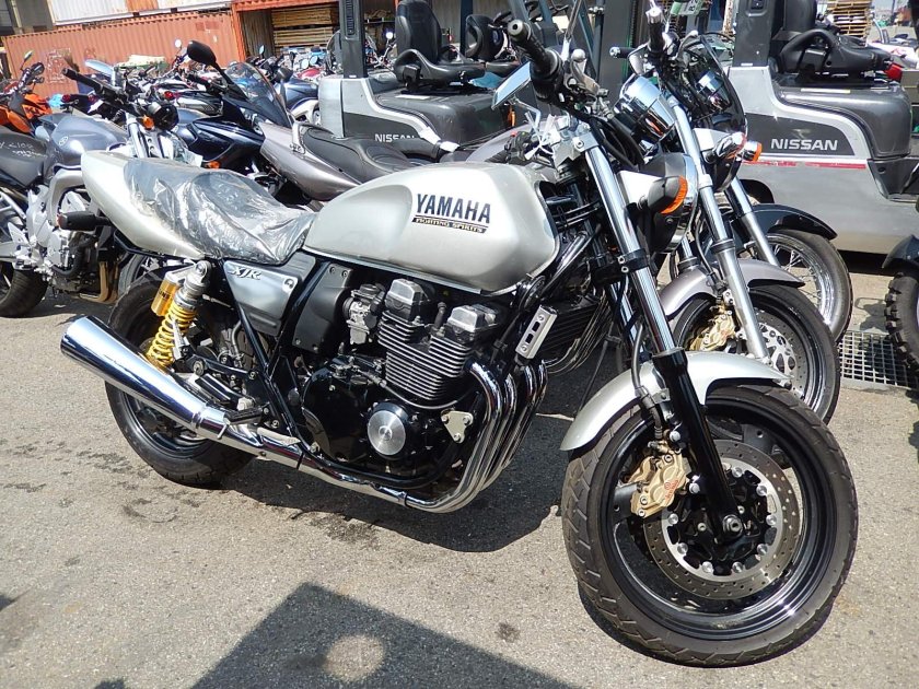 Yamaha XJR 400