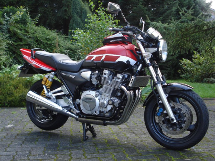 Yamaha XJR 1300