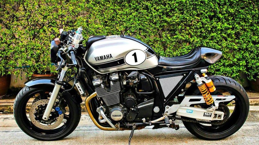 Yamaha XJR 400 Custom