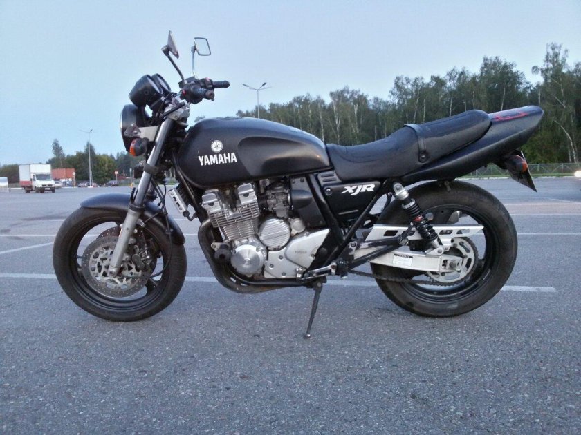 Yamaha XJR 400