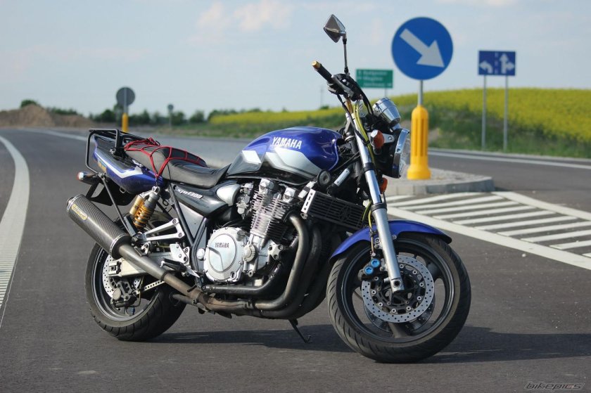 Ямаха XJR 1300