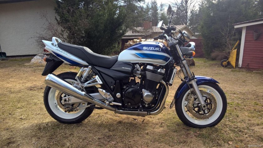 Сузуки GSX 1400