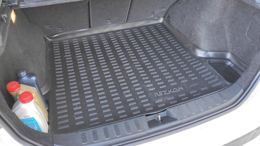 BMW x1 коврик багажника