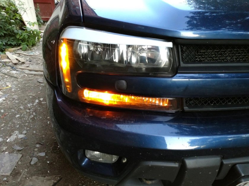 Шевроле Трейлблейзер 2005 фары