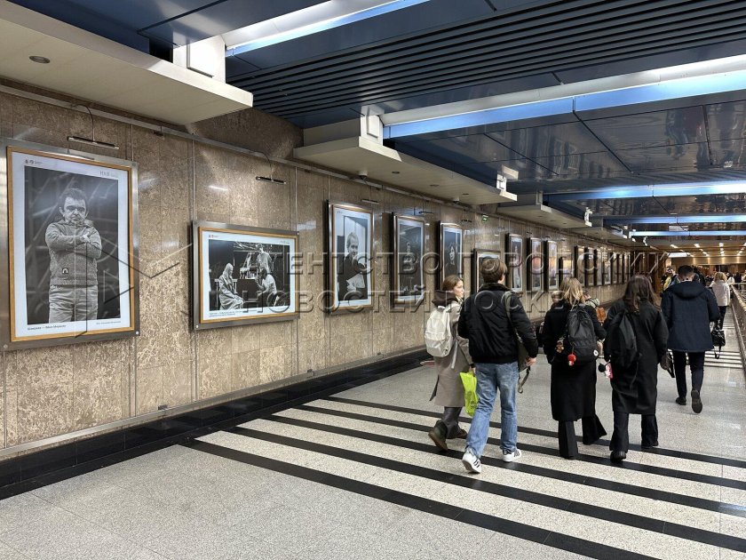 Галерея метро на станции выставочная