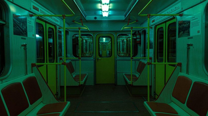 Поезд метро