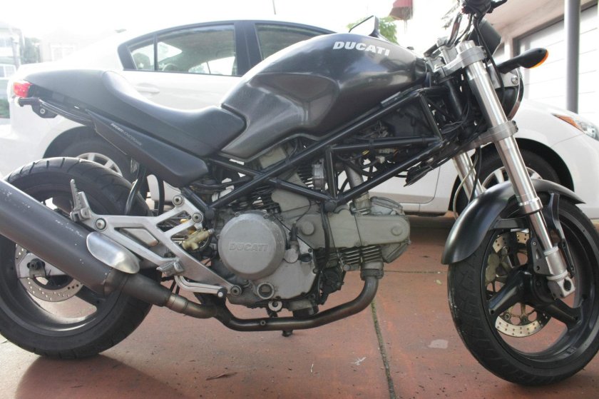 Ducati monster 900
