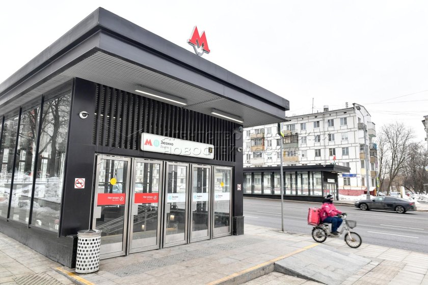 Станция метро Крылатское