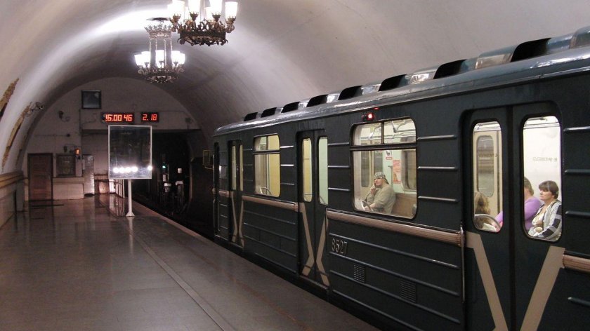 Поезд метро