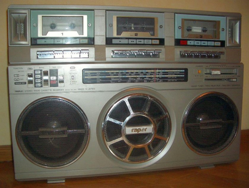 Двухкассетник Шарп 90-х