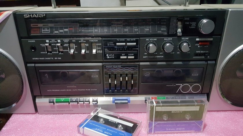 Магнитофон кассетный Шарп 700