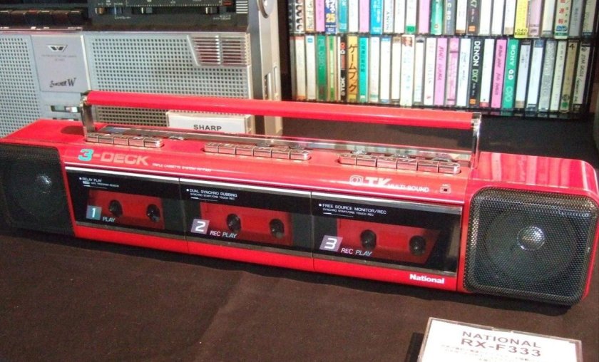 Двухкассетный магнитофон National