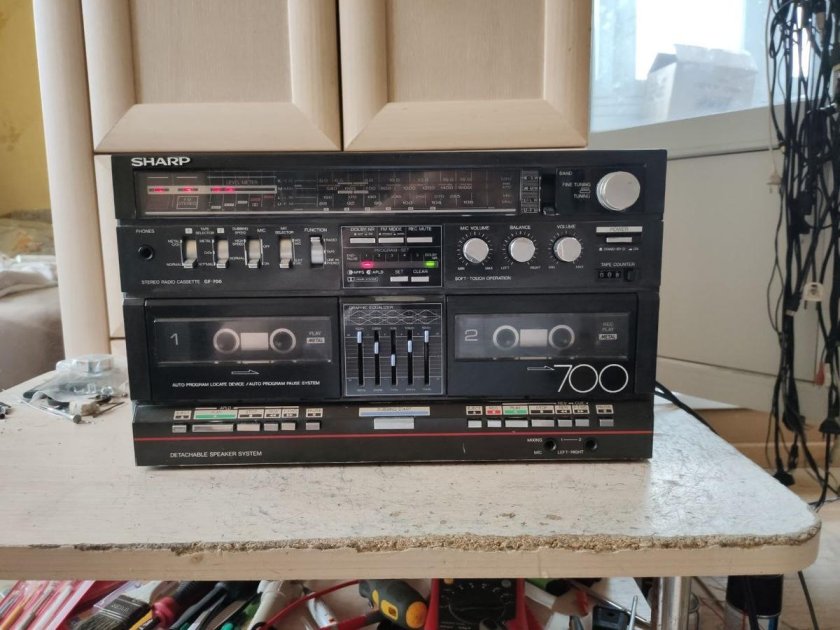 Двухкассетный магнитофон sharp