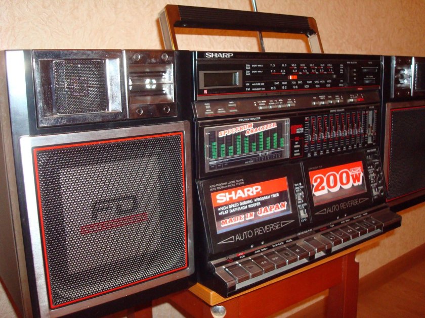 Кассетный магнитофон Sharp 939