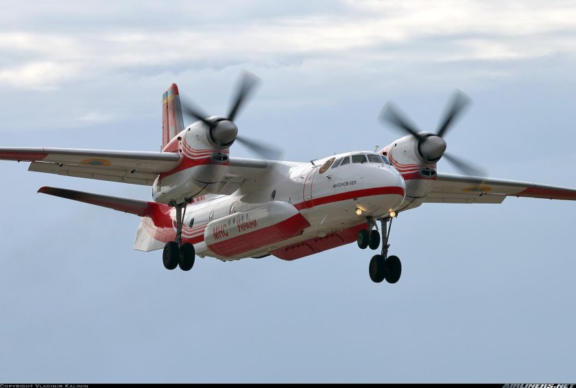 Пожарный самолет АН-32п Россия