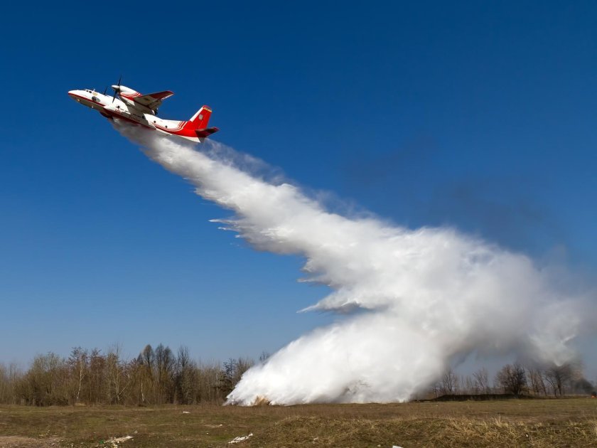 Самолет для тушения пожаров бе-200
