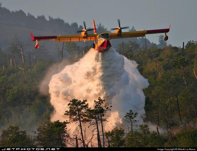 Canadair пожарный самолет