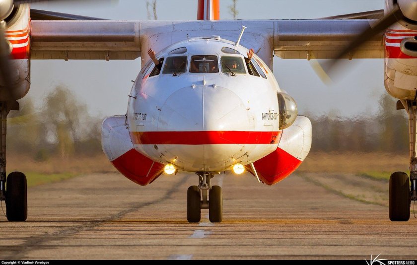 Пожарный самолет АН-32п Россия