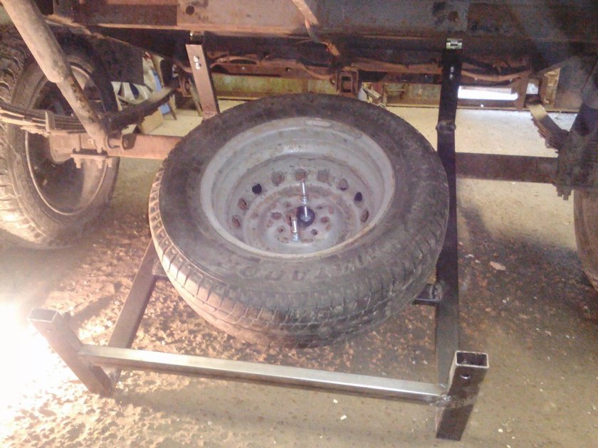 Держатель запасного колеса МЗСА 3105.0008