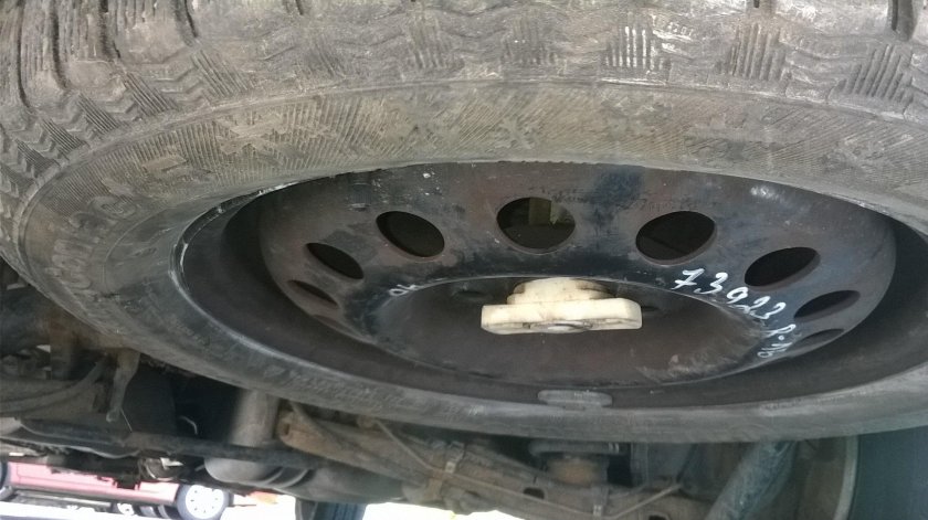 Крепление запасного колеса Фольксваген Шаран