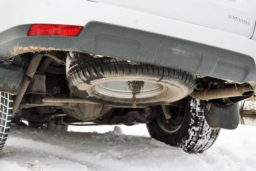 УАЗ Патриот запасное колесо снизу