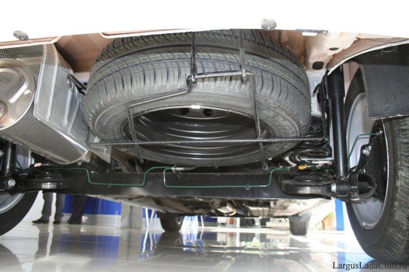 Крепление запаски Лада Ларгус