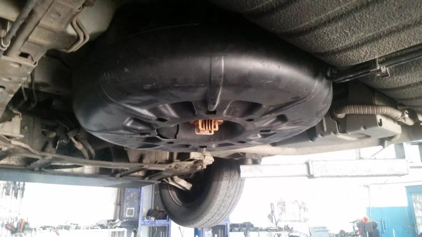 Запасное колесо dodge Caravan 2004