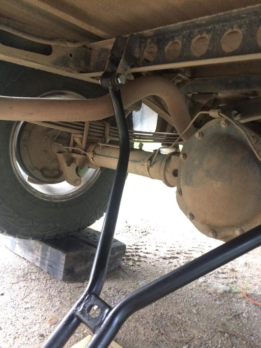 УАЗ Патриот кронштейн запаски снизу
