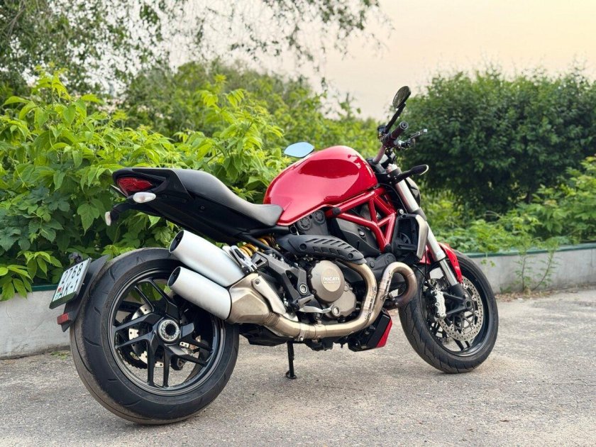 Ducati monster 1200s