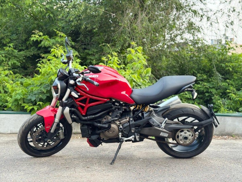 Ducati monster 821