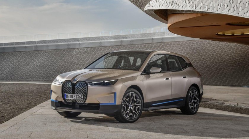 IX BMW электрокроссовер