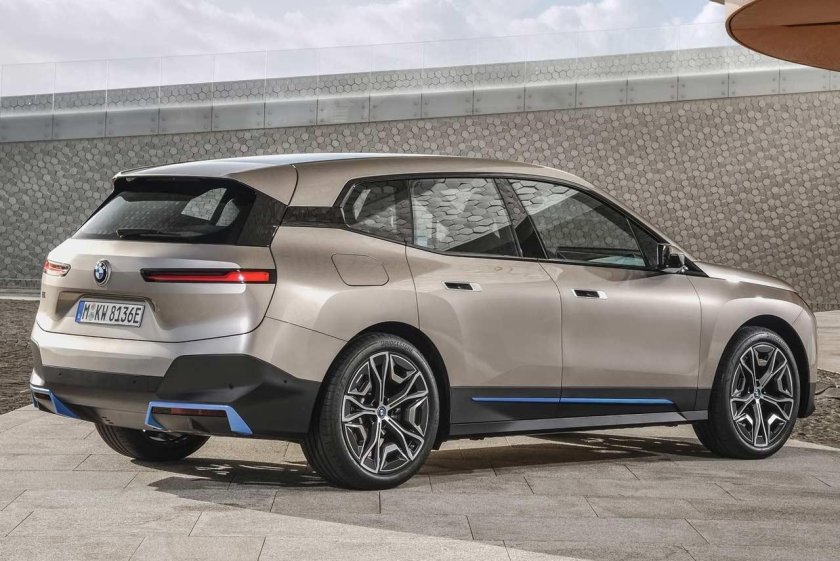 IX BMW 2021 электро