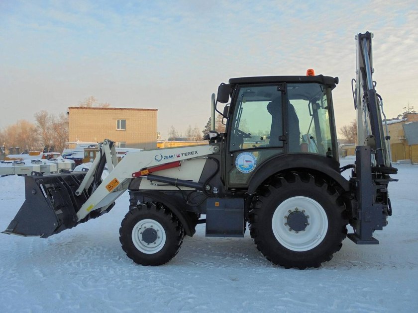 TLB 825-RM экскаватор-погрузчик