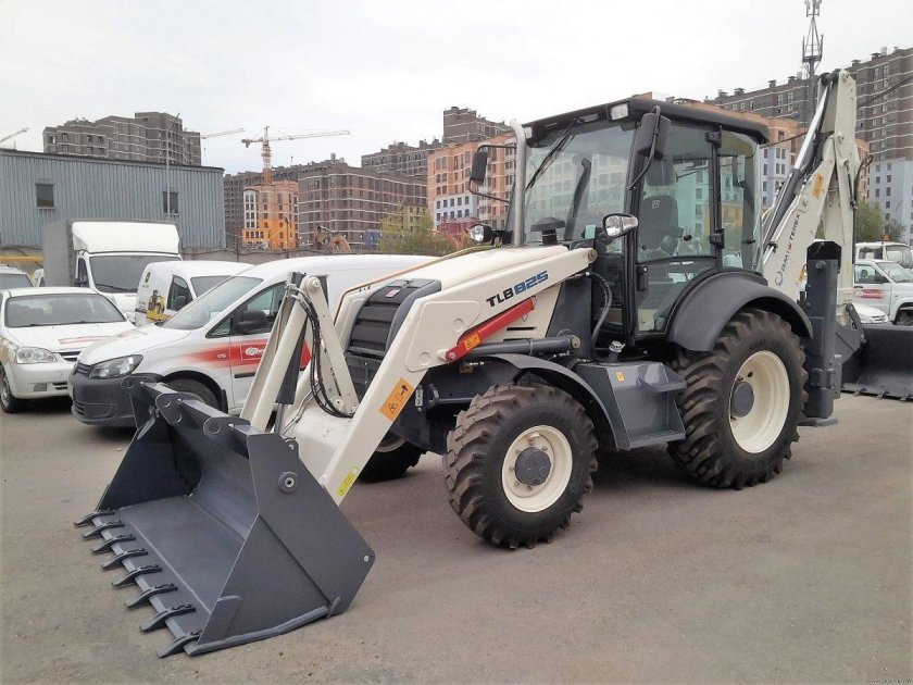 TLB 825-RM экскаватор-погрузчик