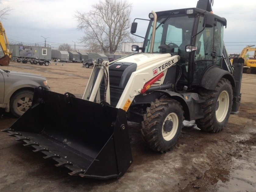 TLB 825-RM экскаватор-погрузчик