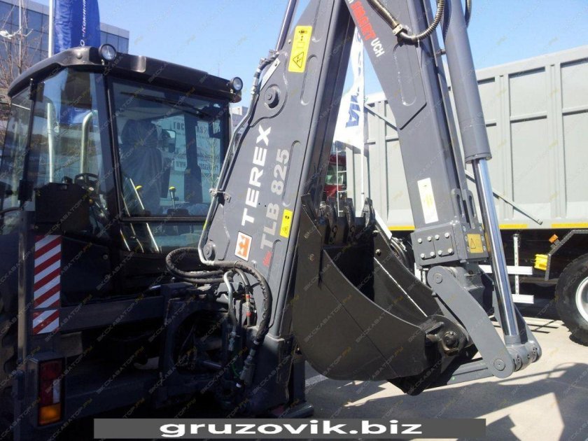 Terex TLB 825