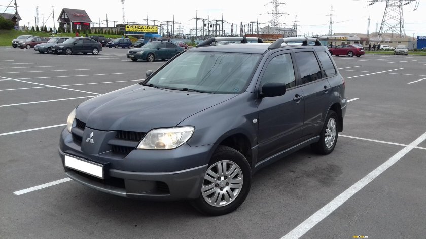 Mitsubishi Outlander 1